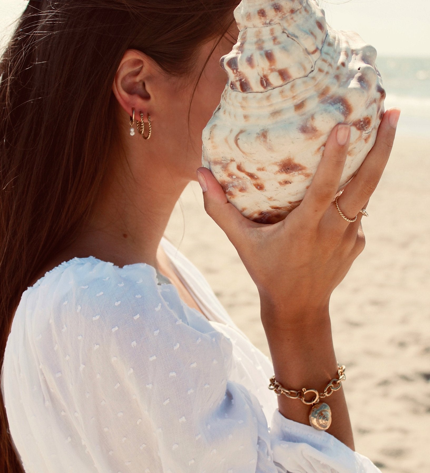 Shell Statement Bracelet
