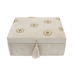 Velvet box allover daisies in beads beige