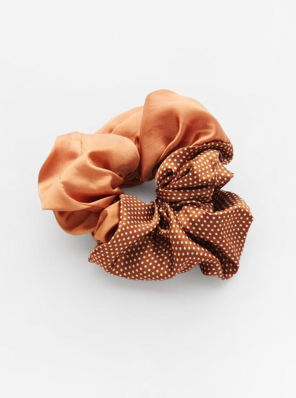 Cindy Semi Dot Scrunchie | Brown